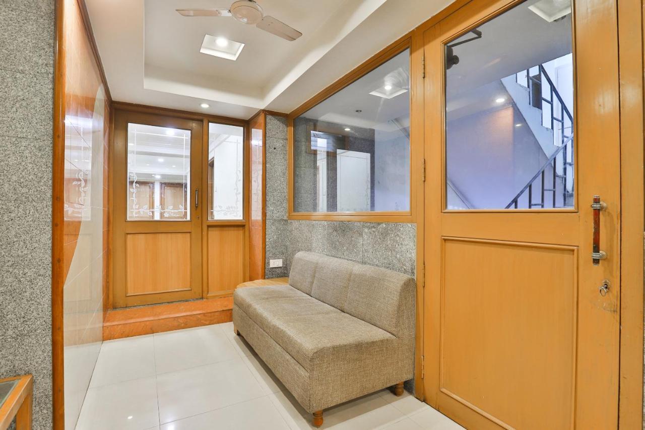 Oyo 17117 Hotel Rainbow Vadodara Exteriör bild